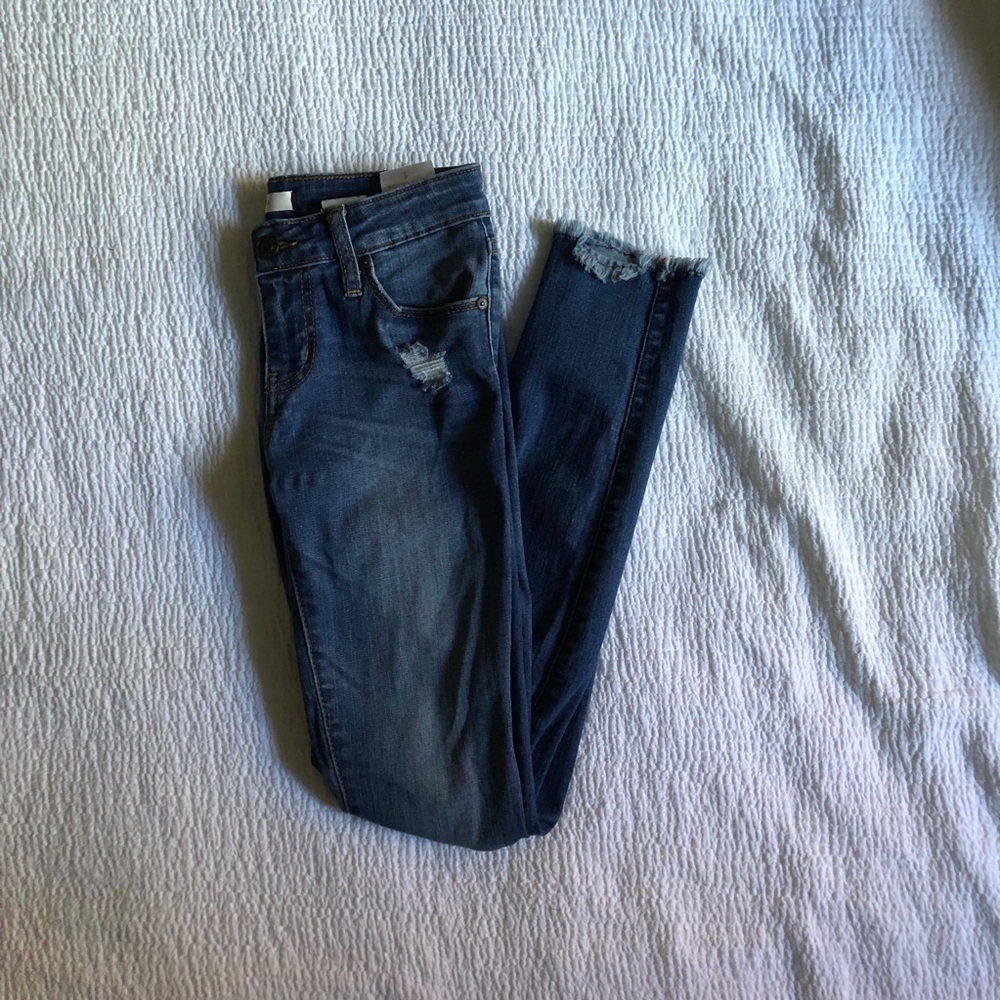 EUCINA Distressed Blue Jeans